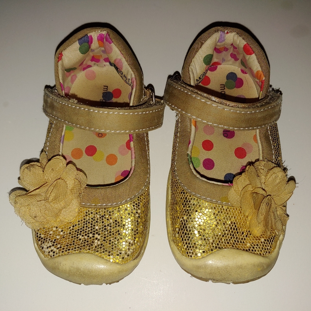 Gold Morgan & Milo shoes, size 6